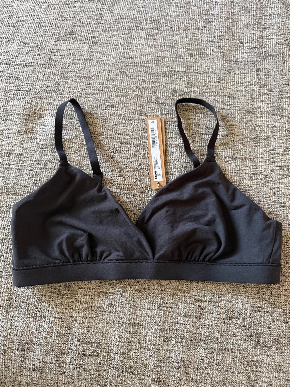 SKIMS fits everybody TRIANGLE crossover BRALETTE onyx small